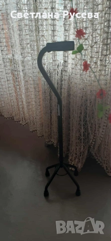 Продавам бастун за възрастни хора