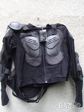 Продавам протекторна жилетка Fox