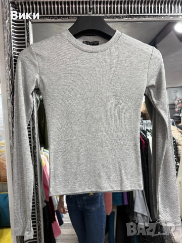 Блуза налична в размер S, M u L