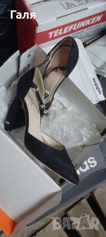 Елегантни обувки различни модели номер 40/41 , снимка 2 - Дамски ежедневни обувки - 51816578