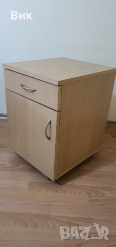 Нощни шкафчета, снимка 4 - Шкафове - 53512097