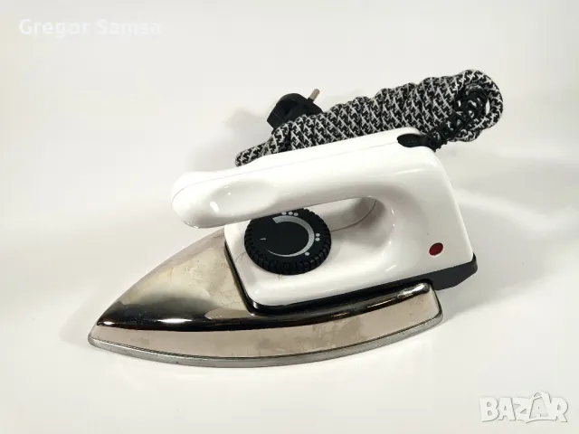 Ретро ютия НЕИЗПОЛЗВАНА Завод БЕСАПАРА Пазарджик Българска техника , снимка 2 - Антикварни и старинни предмети - 48887074