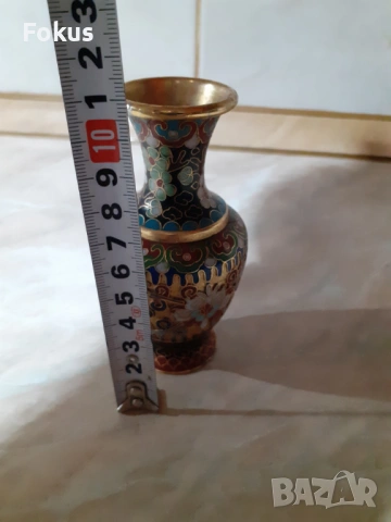 Cloisonne Клоазоне Красива малка ваза бронз клетъчен емайл, снимка 6 - Антикварни и старинни предмети - 53357402