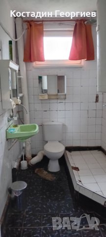 Самостоятелен първи етаж от масивна железобетонна къща с  магазин за нехранителни стоки , снимка 16 - Етаж от къща - 42652757