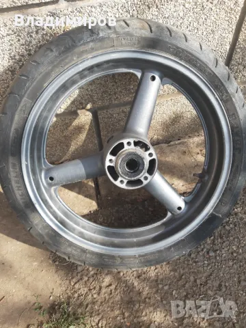 Капла и гума 12/70zr17 mlchelin, снимка 7 - Гуми и джанти - 47757811