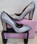 Дамски обувки на ток в сребрист цвят, снимка 3