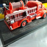 Колекционерски, пожарникарски камиони и коли различни народности и години, снимка 3 - Колекции - 27366605