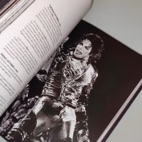 Michael Jackson книга-албум, снимка 8 - Други - 43316737