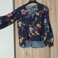 BERSHKA блуза на цветя , снимка 2 - Ризи - 43672198