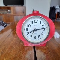 Стар настолен часовник будилник Янтар,Jantar #2, снимка 1 - Антикварни и старинни предмети - 35296573
