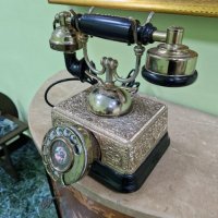 Страхотен антикварен колекционерски телефон от месинг и бакелит , снимка 4 - Антикварни и старинни предмети - 43309785
