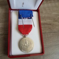 Френски сребърен медал, снимка 3 - Антикварни и старинни предмети - 33512226