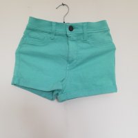Къси панталонки Hollister, снимка 2 - Къси панталони и бермуди - 37277815