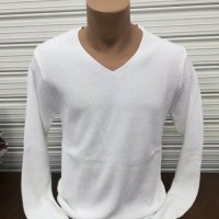 Стилен бял пуловер, снимка 1 - Пуловери - 27393658