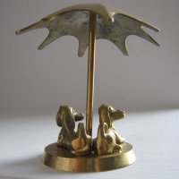 Кученца под чадър, месинг, бронз, метал фигура, статуетка, куче антика, снимка 1 - Статуетки - 43238839