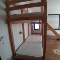 Двуетажно легло с пързалка, снимка 2 - Мебели за детската стая - 37621525