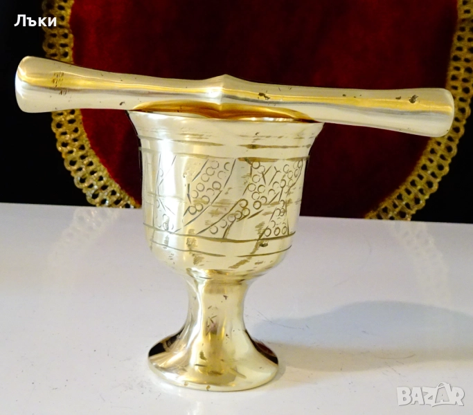 Бронзов хаван,хаванче с чукало,релеф. , снимка 1