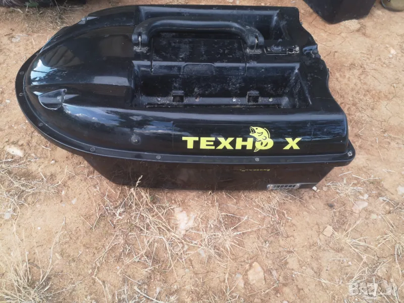 Лодка за захранка Техно Х, снимка 1