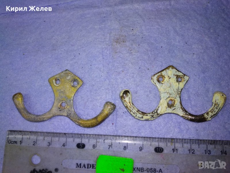 Две СТАРИ БРОНЗОВИ РЕТРО СТИЛ ЗАКАЧАЛКИ За СТЕНА ДРЕШНИК ШКАФ ГАРДЕРОБ 41333, снимка 1