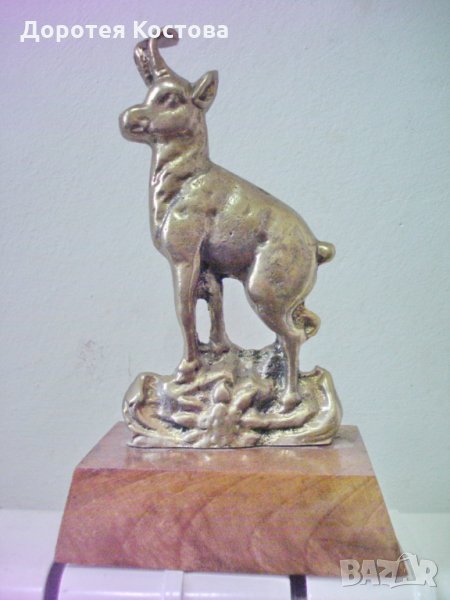 Стара бронзова статуетка с коза, снимка 1