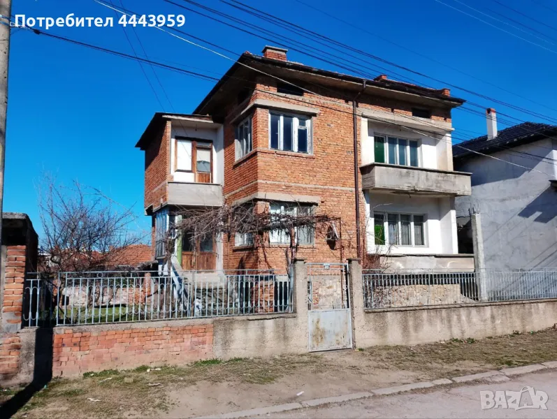 Голяма тухлена двуетажна къща с приземен, тавански етаж и двор в гр. Харманли, снимка 1