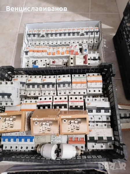 Ел. материали за бита и промишлеността , снимка 1