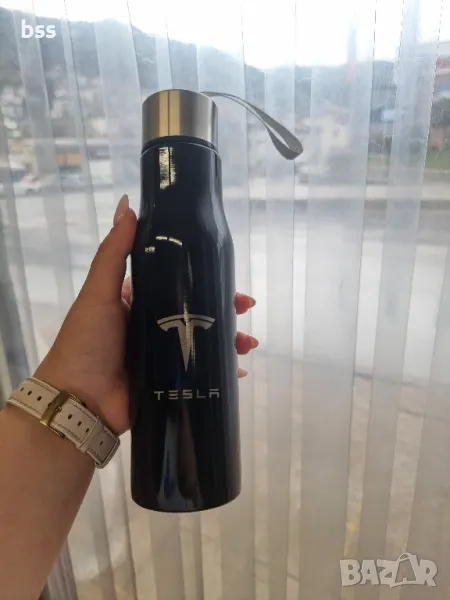 Гравирана метална бутилка, снимка 1