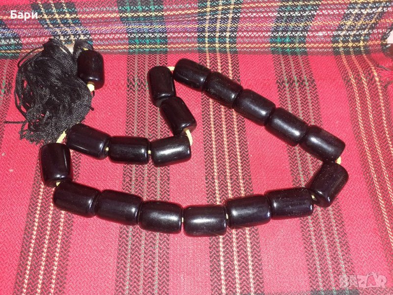 Голяма черна броеница , снимка 1