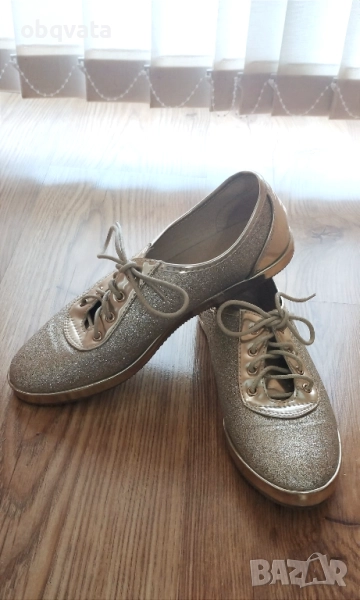 Дамски златни обувки с връзки , снимка 1