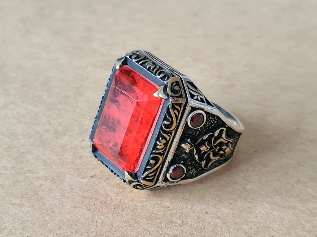мъжки сребърен пръстен с червен камък в Пръстени в гр. Плевен - ID35124628  — Bazar.bg