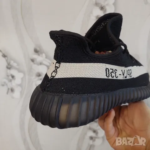 маратонки adidas YEEZY BOOST 350 V2 "Oreo  номер 46 ,5- 47 1/3, снимка 12 - Маратонки - 49784652