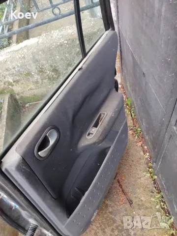 Задна дясна врата Рено меган 2 комби, снимка 2 - Части - 49723825