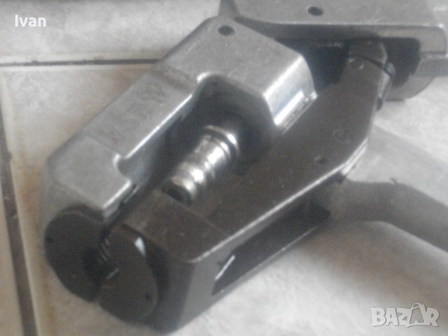 Ръчна Преса За Металопластични Тръби/Прес-Клещи Кримпване Фитинги Тръби 14мм-26мм-Професионална-К-т, снимка 12 - Клещи - 37650233