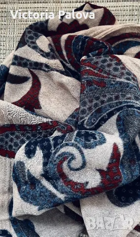 Красив шал  модерна разцветка