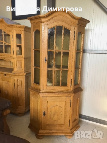 Ъглова витрина Антик 