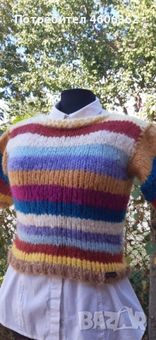 Ръчно изплетен пуловер 