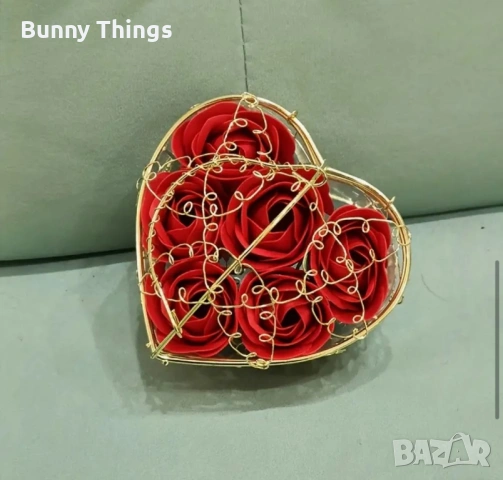 Рози в кутия/ Подарък за жена/ Подарък за Свети Валентин/ Рожден ден/ Деня на жената/ Имен ден