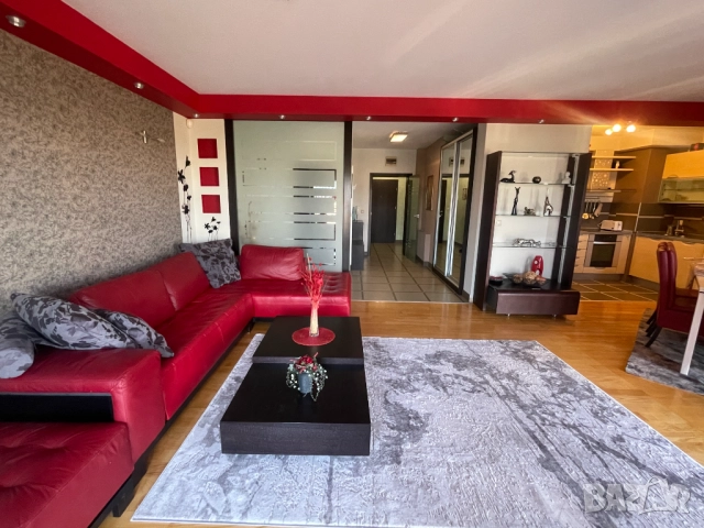 луксозен тристаен