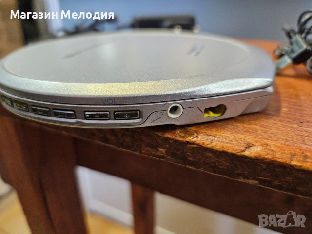 Дискмен SONY D-EJ925 Walkman Portable CD Player Xtra Lightweight Skip G-protection В отлично техниче, снимка 18 - Други - 52639867