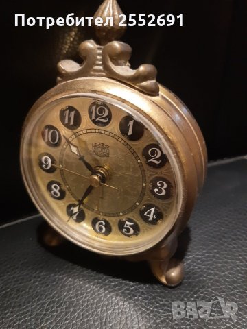 Часовник , снимка 1 - Антикварни и старинни предмети - 27850483