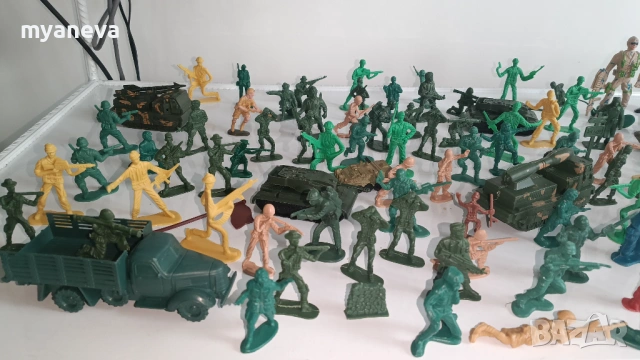 Стари играчки, войници, танкове и други екшън фигури , снимка 5 - Фигурки - 53454971