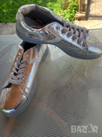 Кецове- сребърни или златни номер 40, снимка 2 - Дамски ежедневни обувки - 36549757