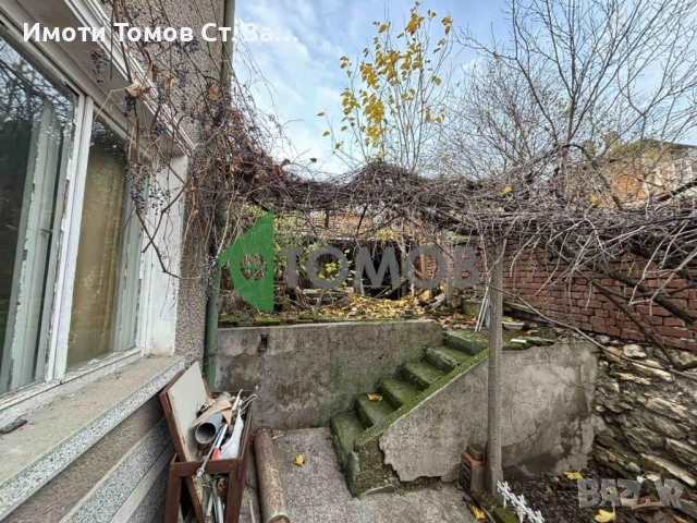 Монолитна къща с двор и гараж в град Чирпан, снимка 4 - Къщи - 52848542