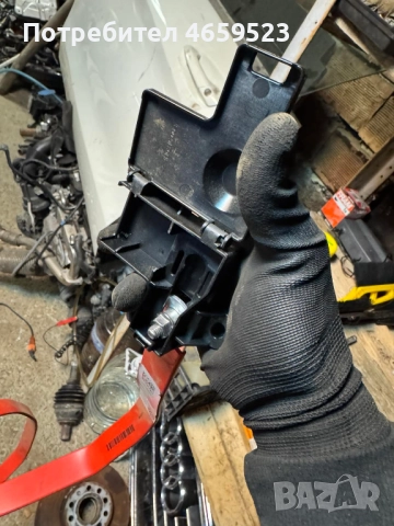 Кутия за плюсовия кабел на Ауди Audi A8 D4 H4 само за 30лв. 4H0971845P, снимка 5 - Части - 52540328