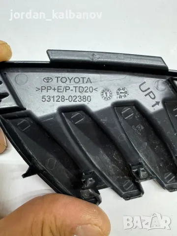 Капачка на предната маска на отвора за куката за теглене на Toyota Corola само за 50лв. 53128-02380, снимка 3 - Части - 48123701