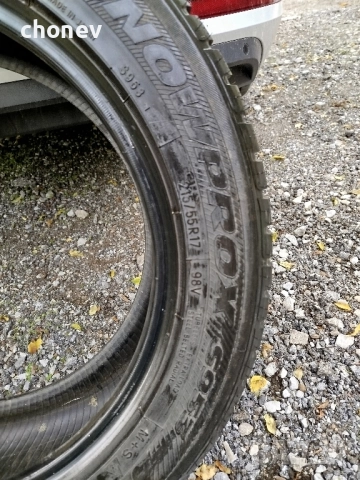 зимни гуми 215/55/17, снимка 4 - Автомобили и джипове - 52087023