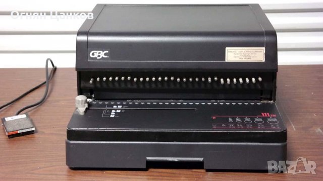 Ликвидация! Професионална подвързваща машина за пласмасови спирали GBC 111PM-3 Comb Bind