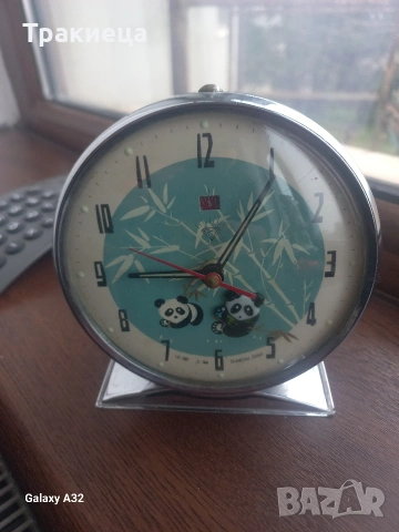 СТАР АНИМИРАН КИТАЙСКИ БУДИЛНИК ЧАСОВНИК МЕЧЕ ПАНДА, снимка 3 - Антикварни и старинни предмети - 53219276