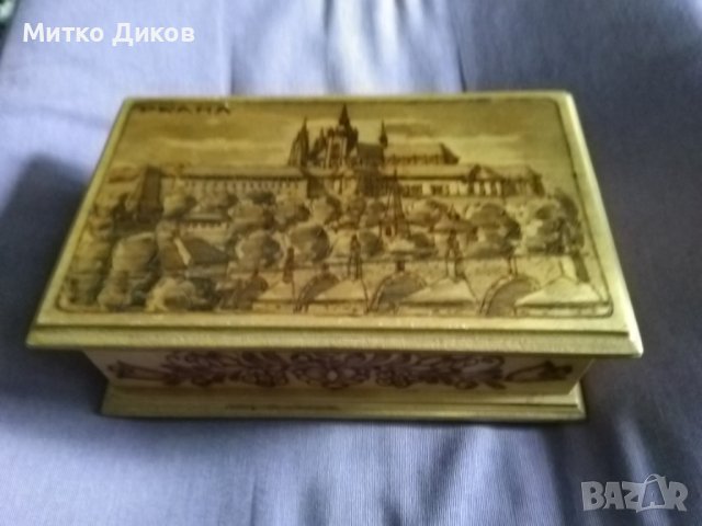 Прага дървена музикална кутия