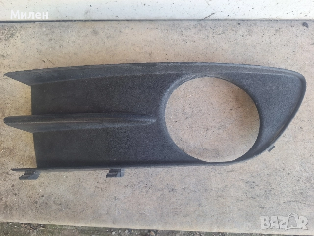 Лява Решетка Във Предната Броня Рено Лагуна 2001-2004 Година Renault Laguna 